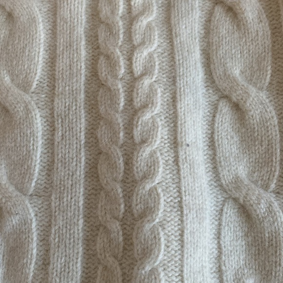 wool cable sweater - Picture 4 of 4